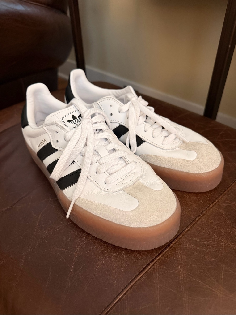 Adidas Women’s Sambae Sneakers in White & Black with Gum Sole. Sz 8.5. EUC. - Picture 2 of 11